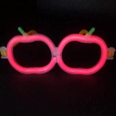 Novidade Light Up Apple Shape Glow Stick com líquido fluorescente PE não tóxico